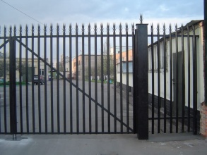 Сварные заборы с бетонированием столбов 12 метров фото в Вербилках